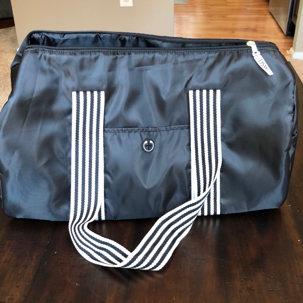 DSW gym bag *Free with another $20 purchase*